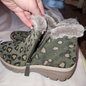 Skechers zipper outdoor Bootie, green leopard print, faux fur lined, 1 1/2" tan